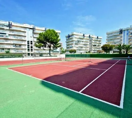 Larimar Big Swimming Pool Salou